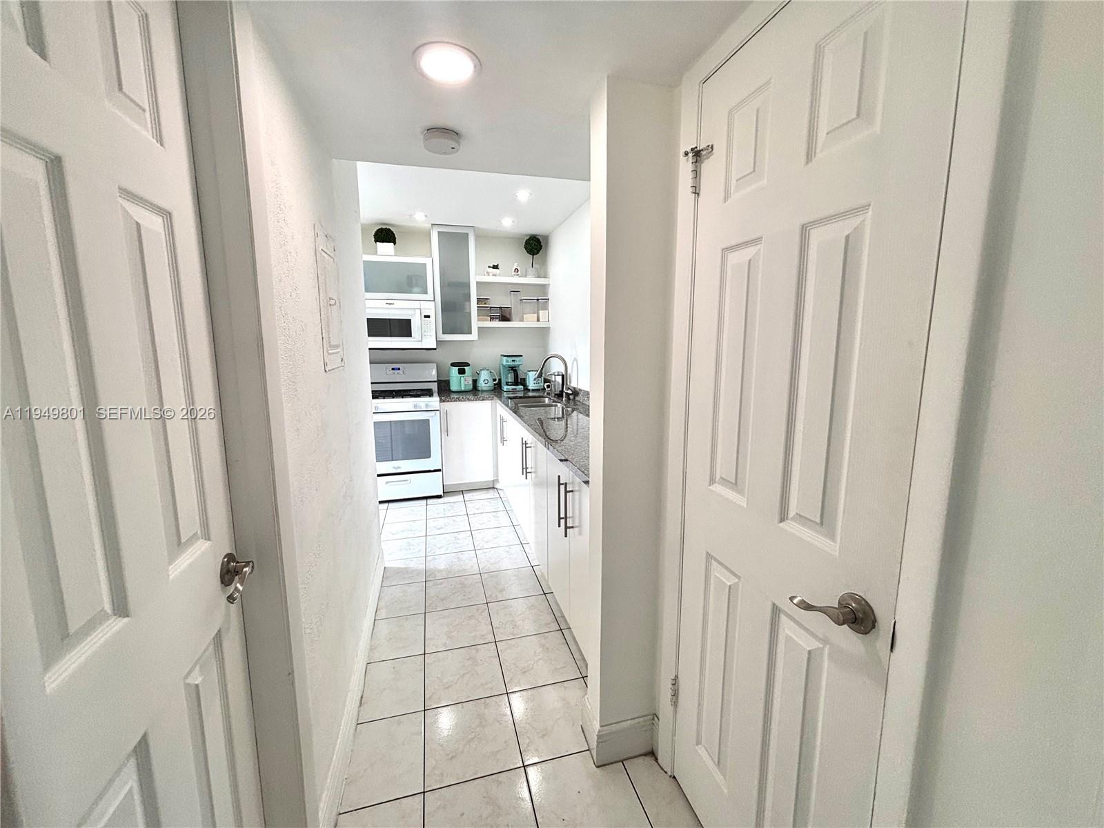 CENTRE COURT CONDO - Residential