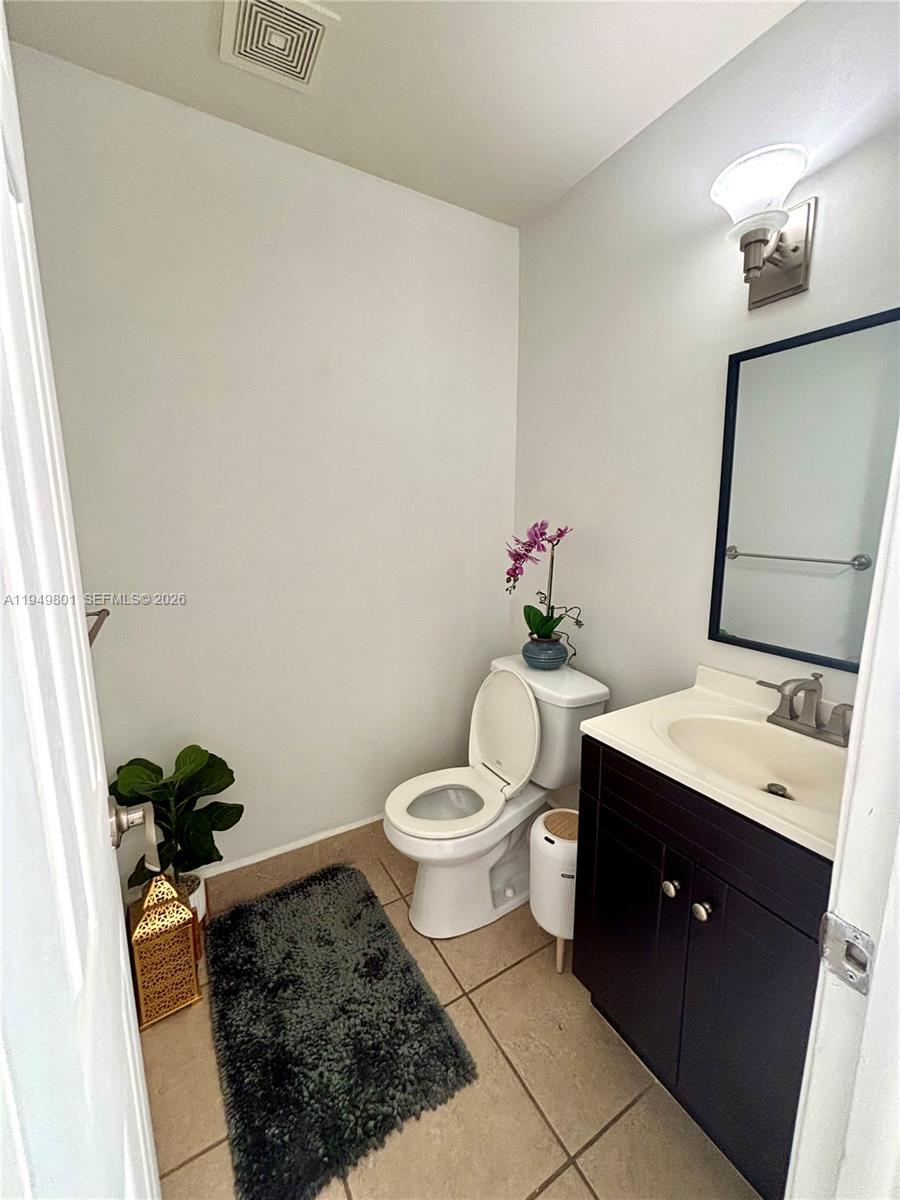 CENTRE COURT CONDO - Residential