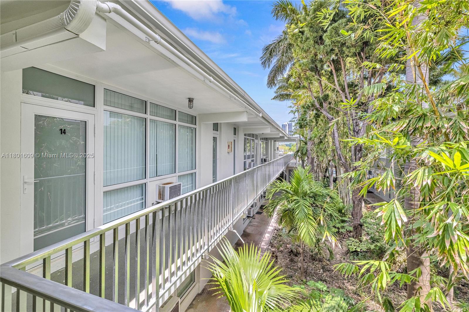 1850 Meridian Ave 14, Miami Beach, Miami-Dade County, Florida - 1 Bedrooms  
1 Bathrooms - 