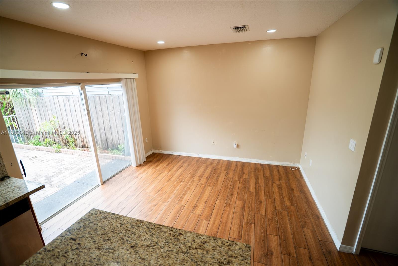 VENETIA GROVE - Residential