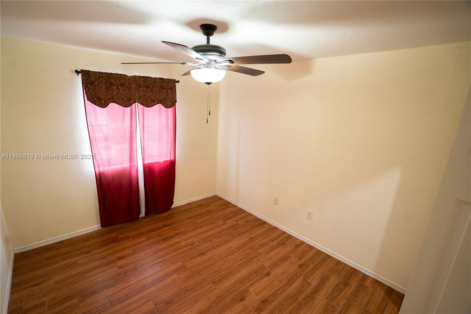 VENETIA GROVE - Residential