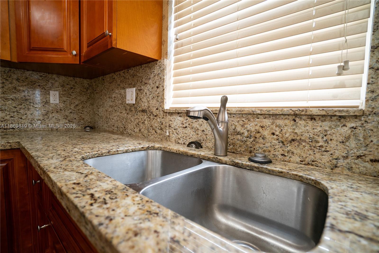 VENETIA GROVE - Residential