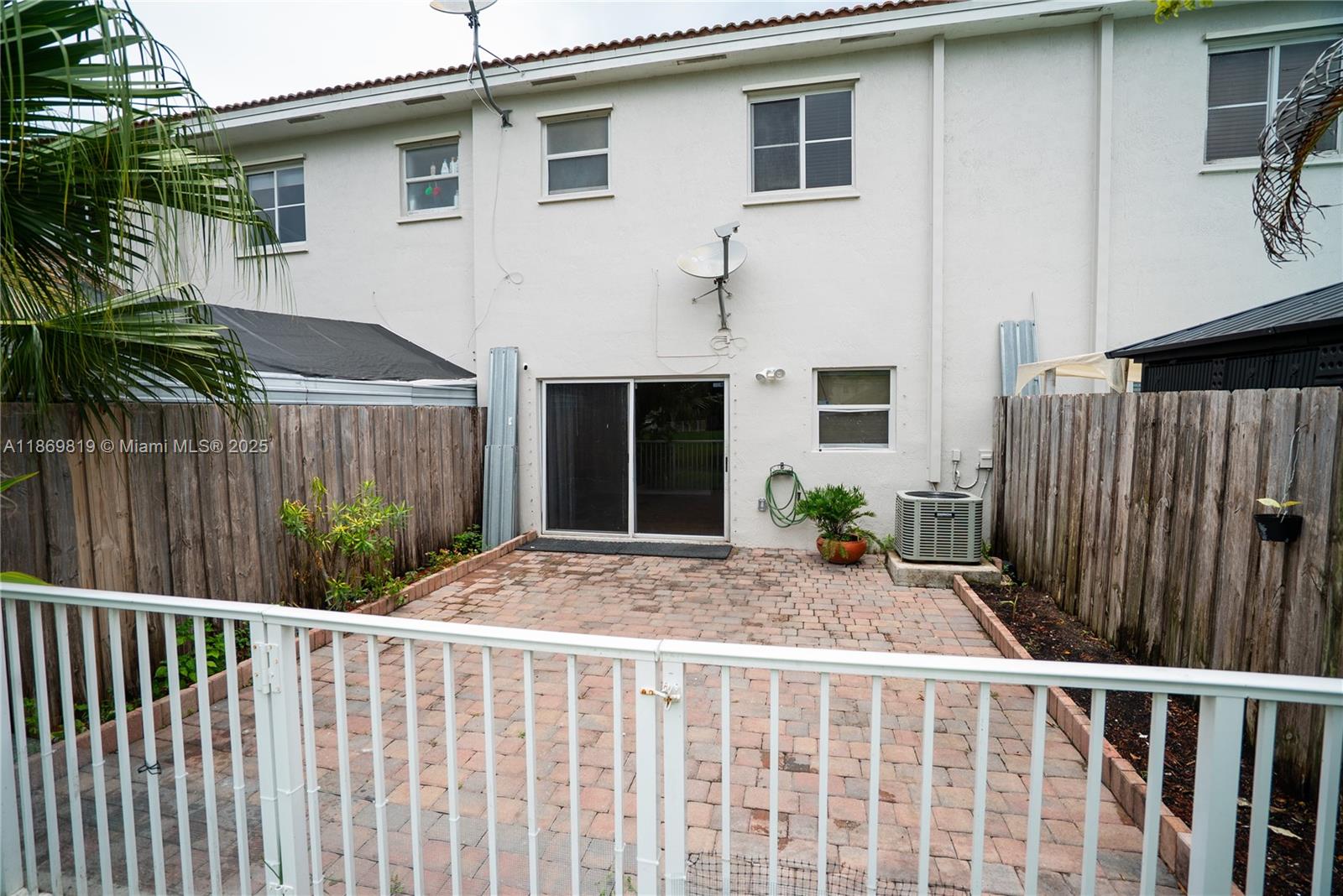 VENETIA GROVE - Residential