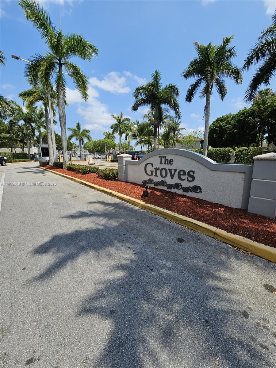 VENETIA GROVE - Residential