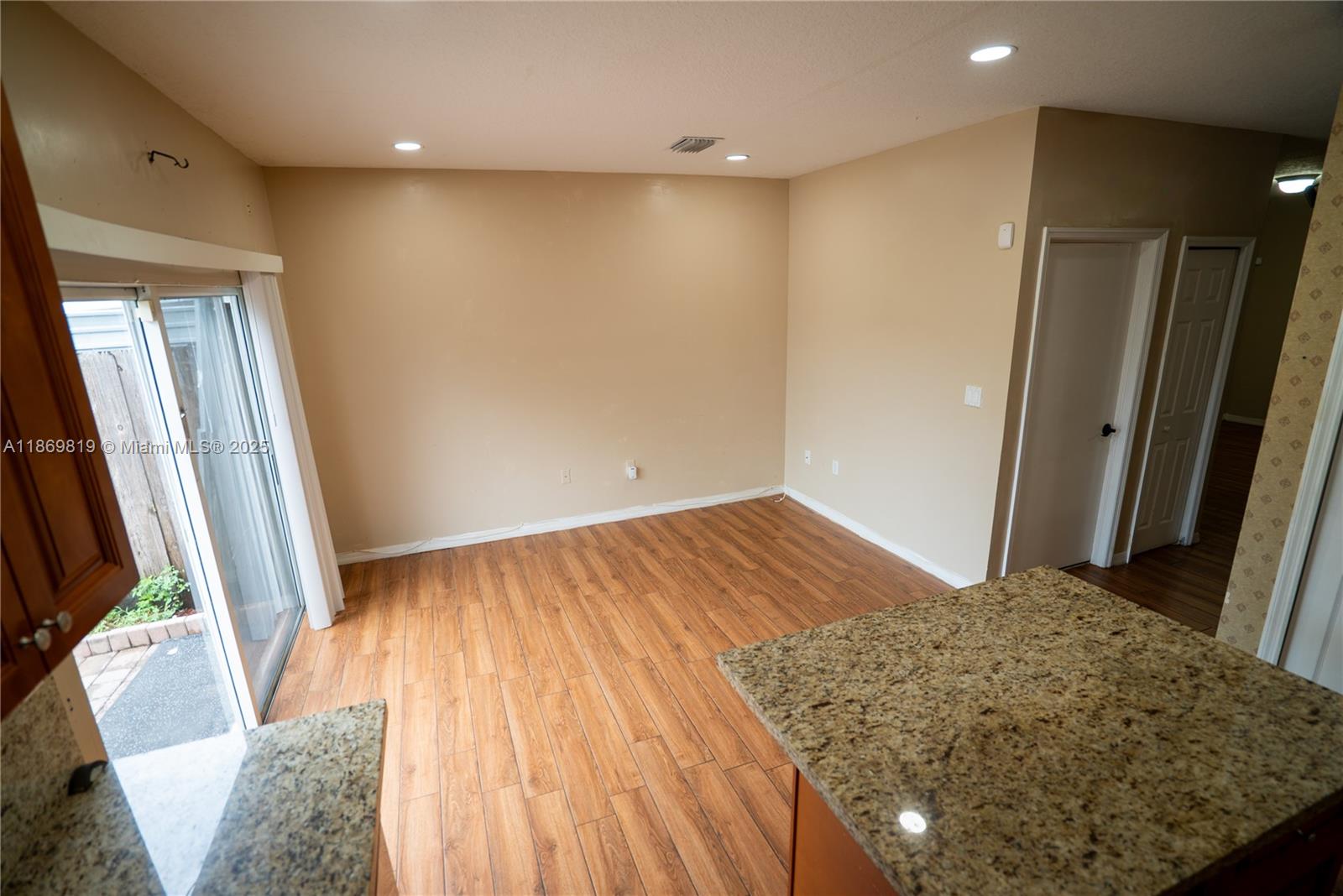 VENETIA GROVE - Residential