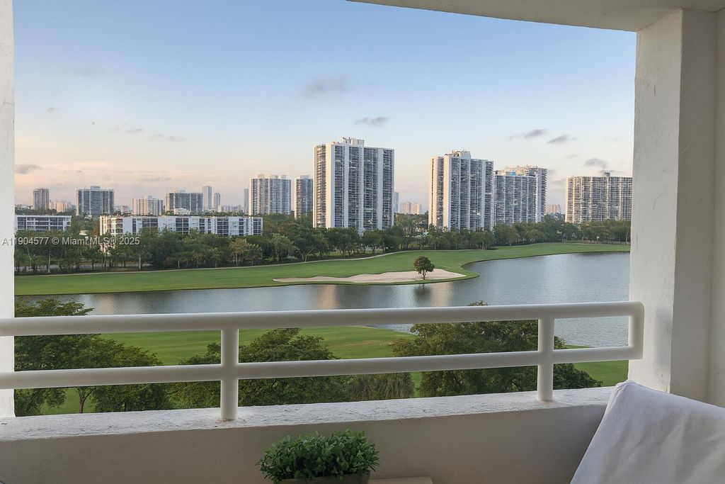 Photo of 20355 NE 34th Ct #1022, Aventura, FL 33180 (MLS # A11904577)