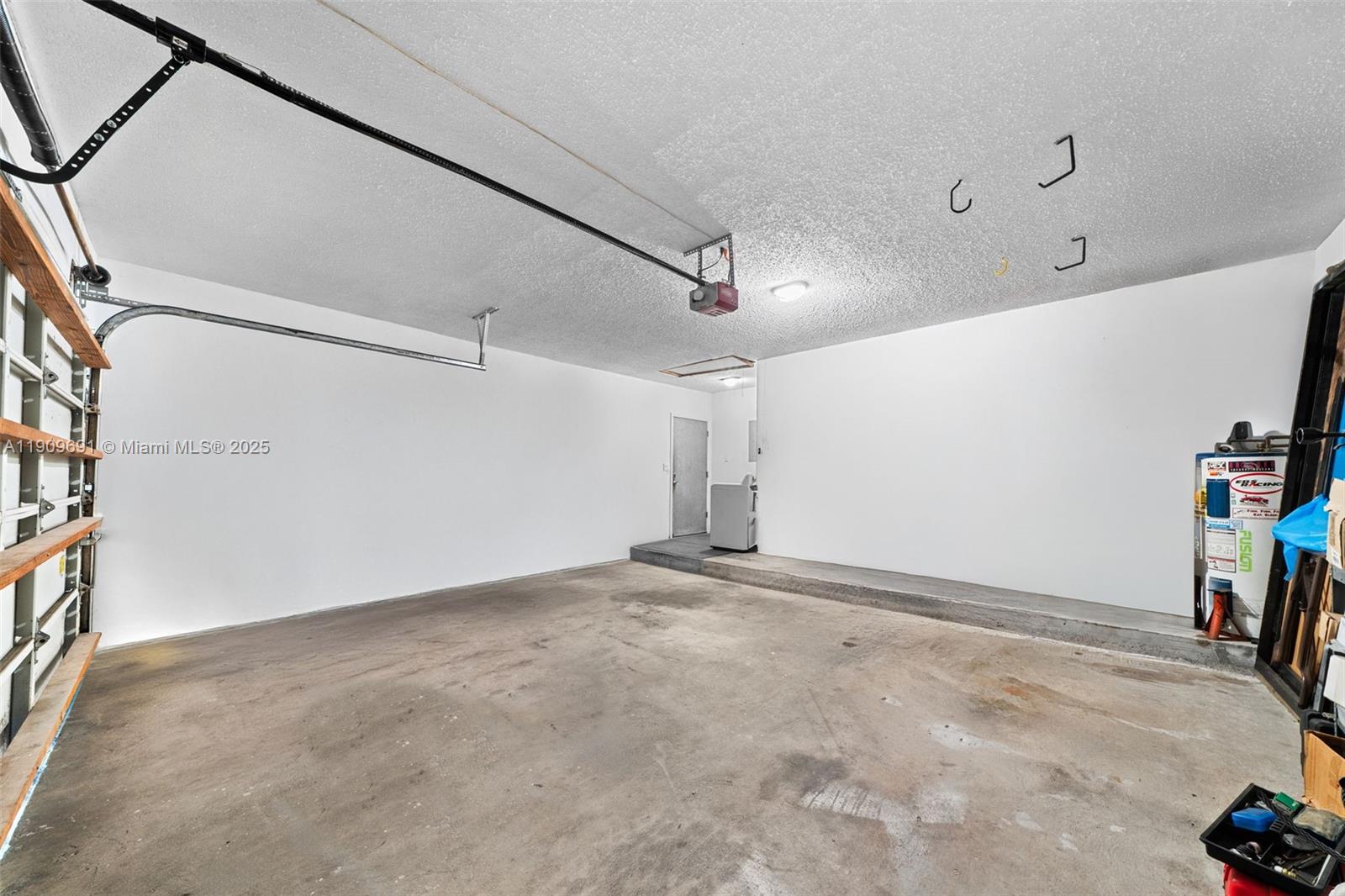 EUGENIA GROVES PARK - Residential