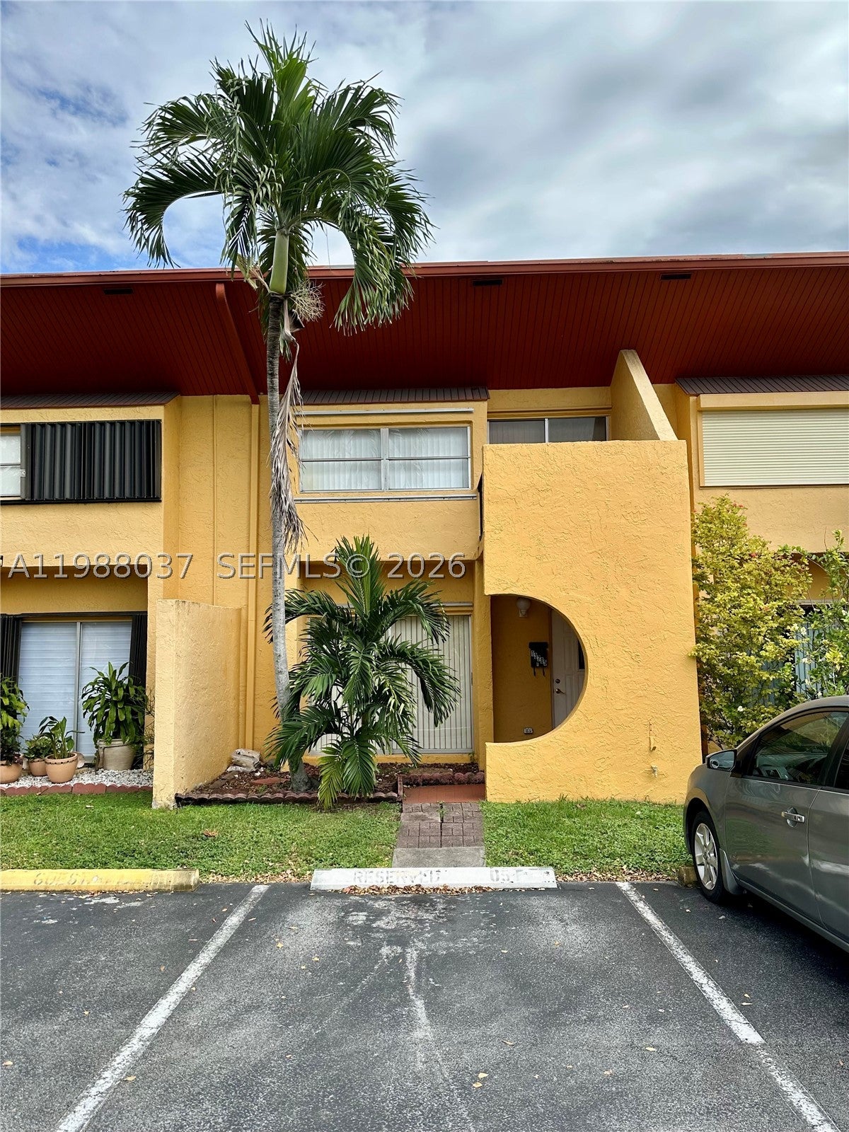 13705 SW 84th St F, Miami FL 33183