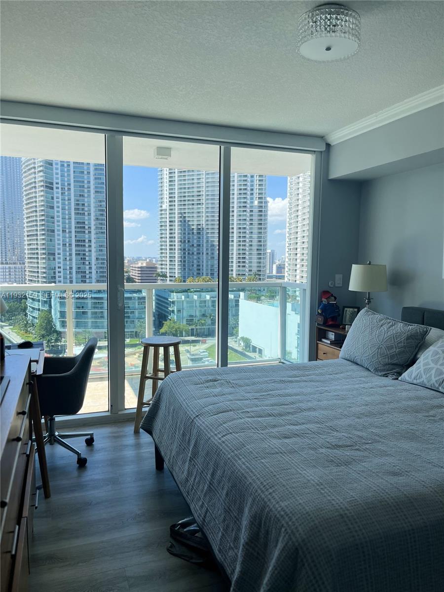 BRICKELL ON THE RIVER N T - Residential