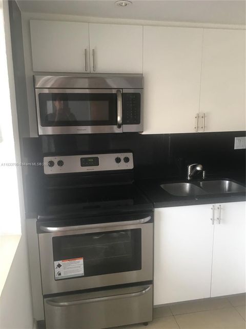 1750 NE 115th St 608 Miami FL 33181