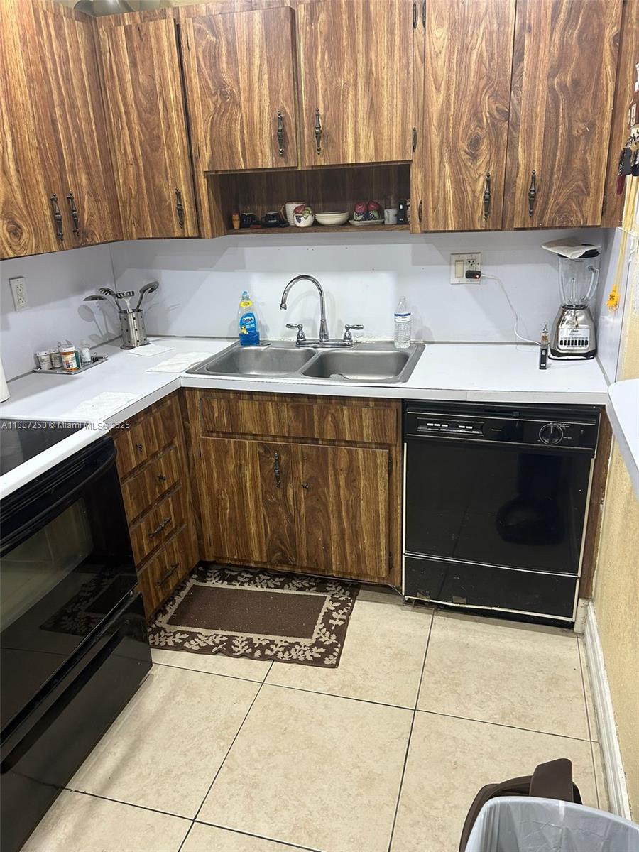 VILLAS OF MADEIRA SEC 3 - Residential