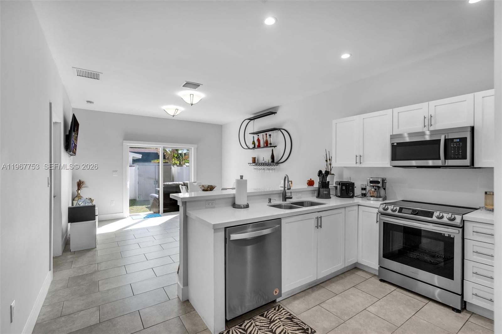 IVYWILD PARK - Residential Lease