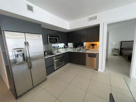 31 SE 6th St 907 Miami FL 33131