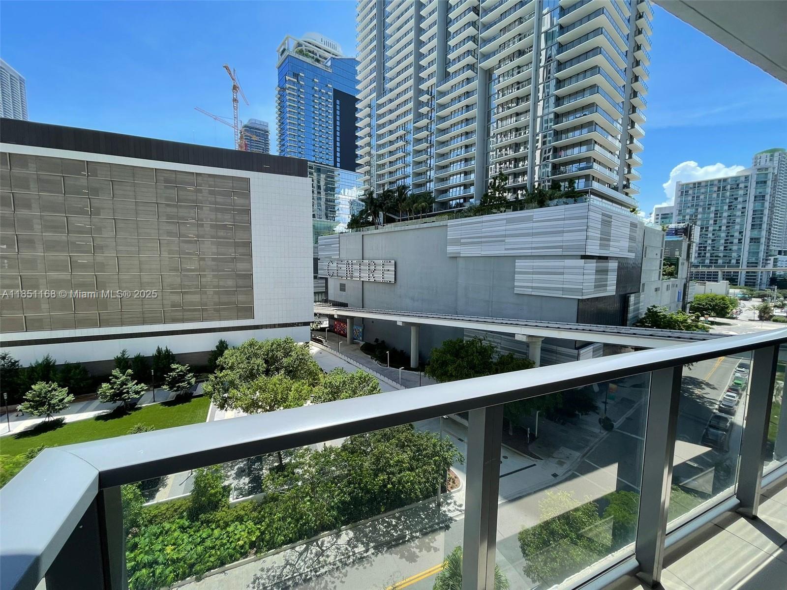 31 SE 6th St 907