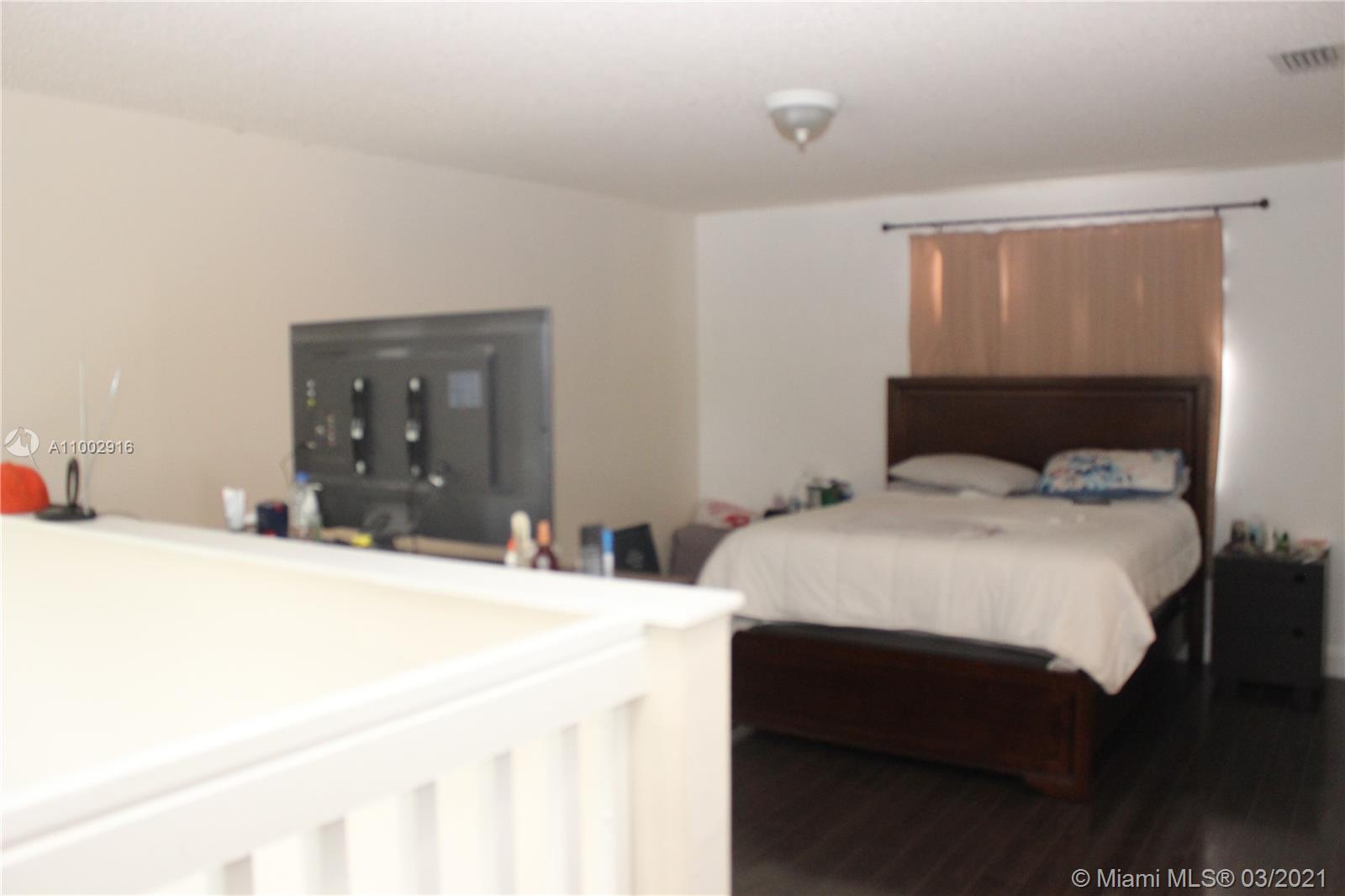 THE GREENS AT DORAL CONDO - Residential