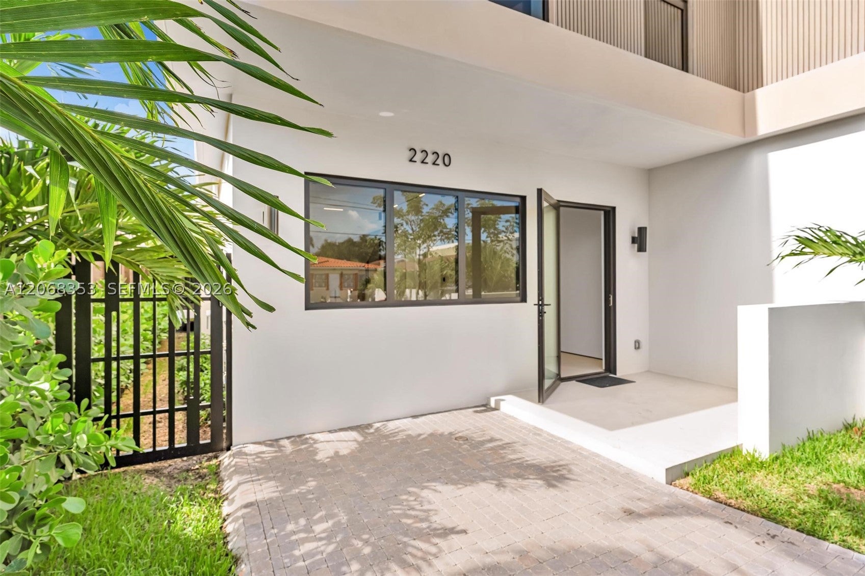 2220 SW 14th St