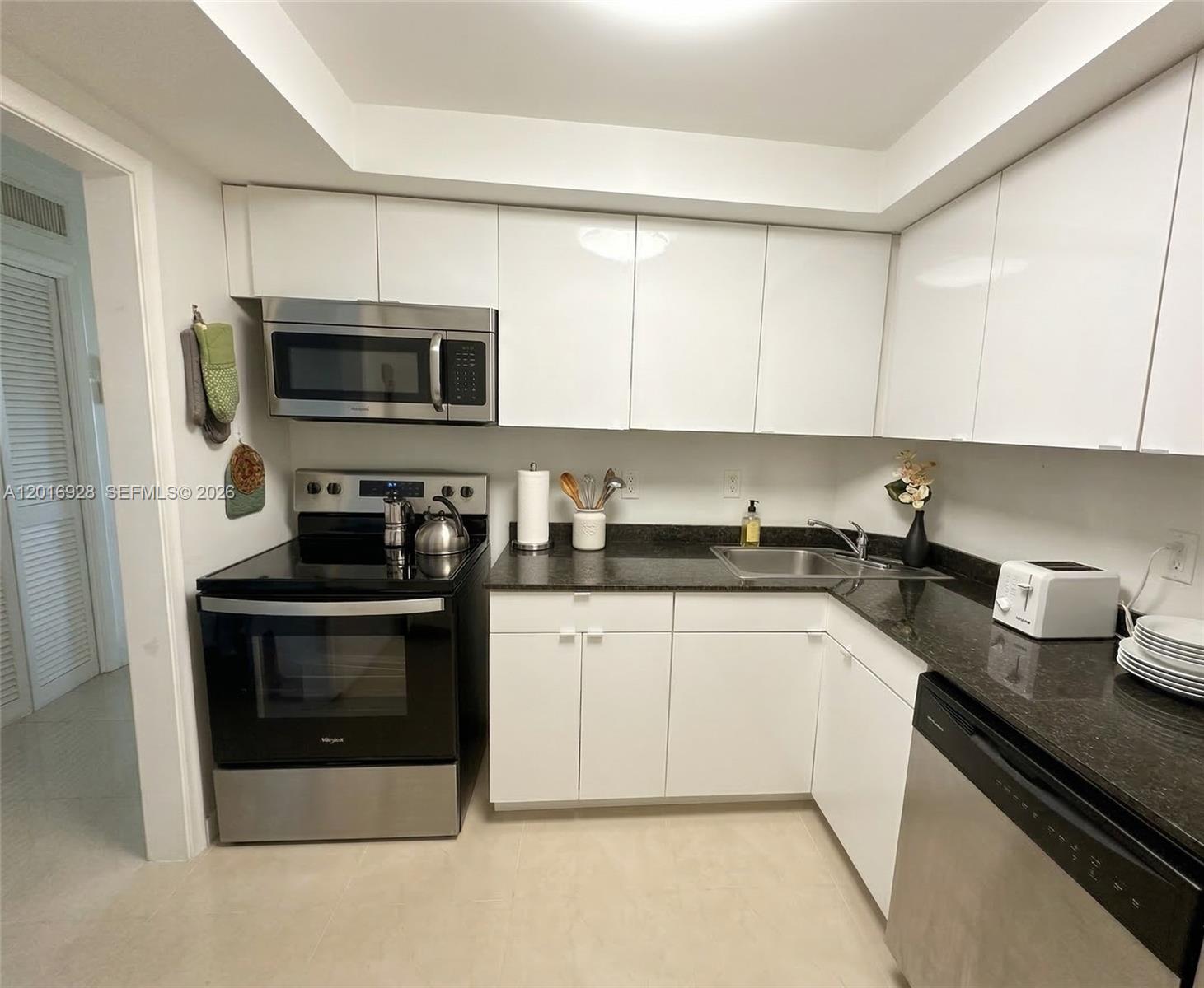 View photos, virtual tours, details... 1881 Middle River Dr 704