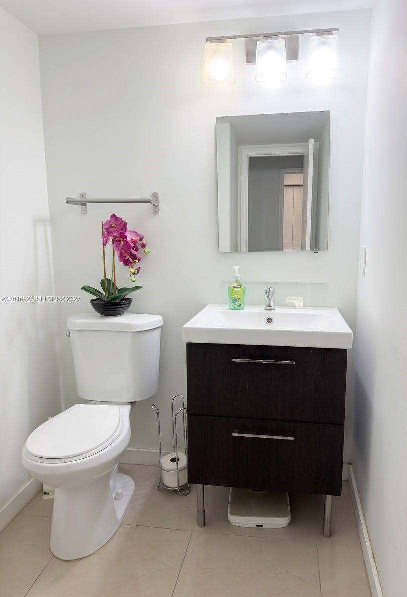 MIDDLE RIVER TOWER CONDO - Residential Lease
