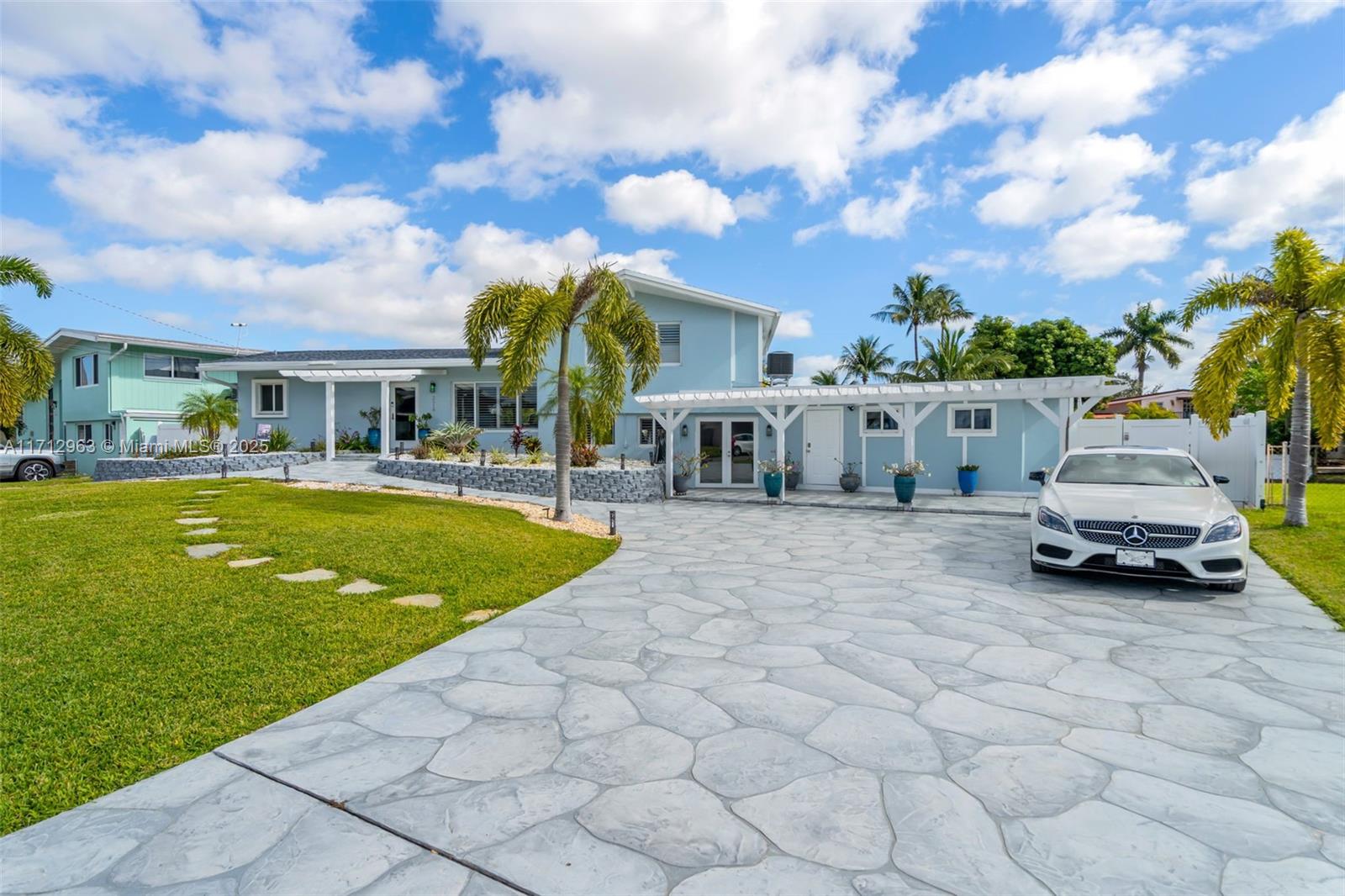 2518 Tortugas Ln