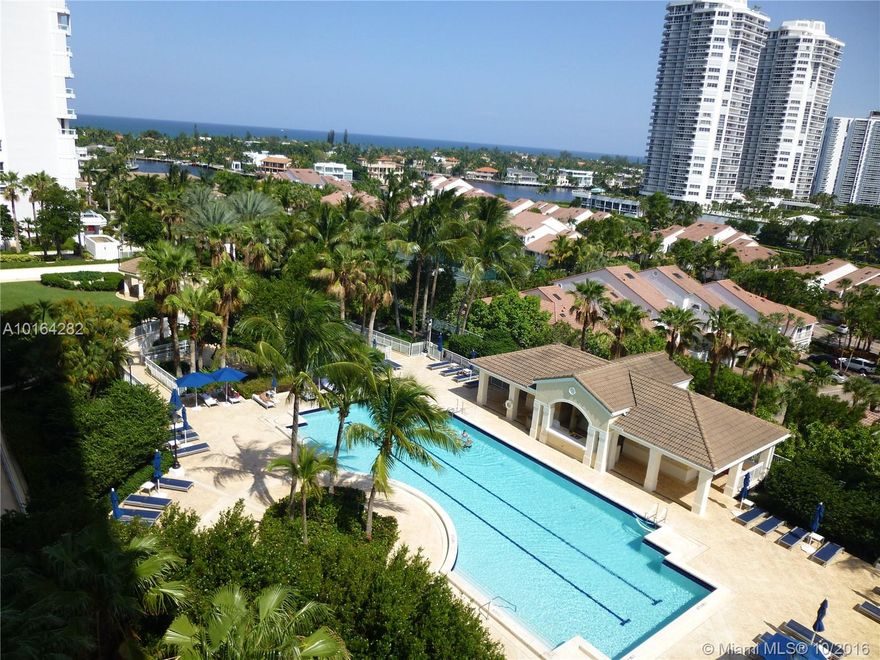 BEAUTIFUL 1865 SQF, SE CORNER CONVERTED INTO A 2 BEDROOMS,  2 BATHS, MARBLE AND CARPET IN BEDROOMS, VIEW OF OCEAN AND MARINA. MOST DESIRABLE LINE (09) IN THE BUILDING. OCEAN AND WATER VIEWS, 24 HRS VALET, RESIDENTS ONLY SPA, GYM AND TENNIS, HURRICANE SHUTTERS. WALK TO MARINA AND SHOPS.
