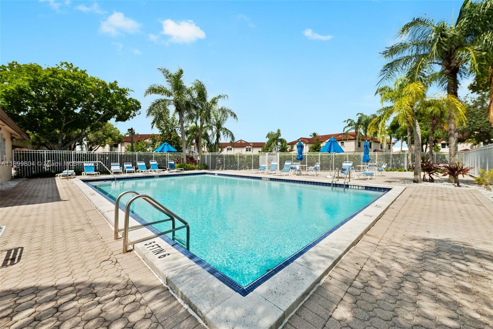 CLUB QUARTERS AT RAINTREE - Residential Lease