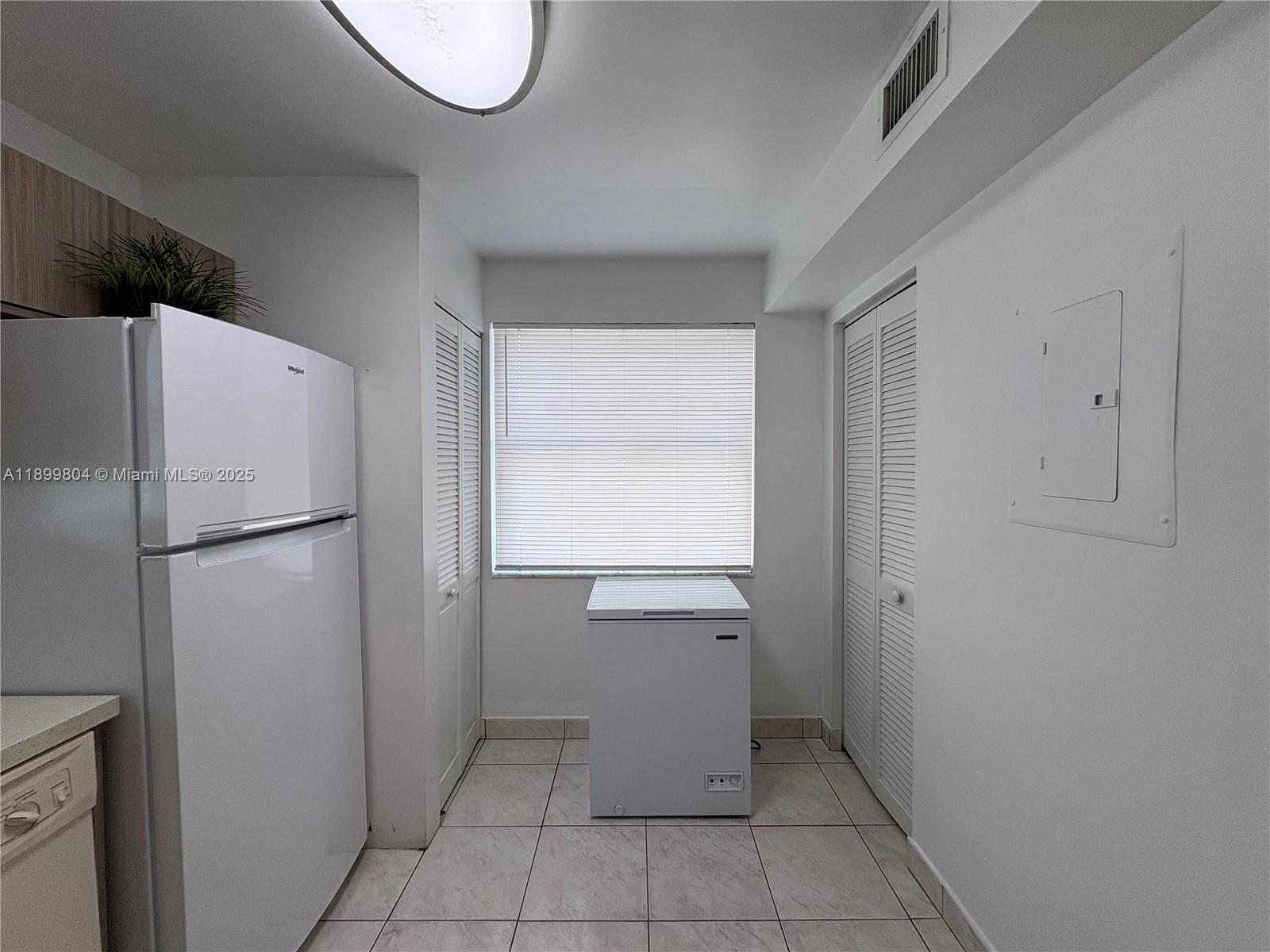 CLUB QUARTERS AT RAINTREE - Residential Lease