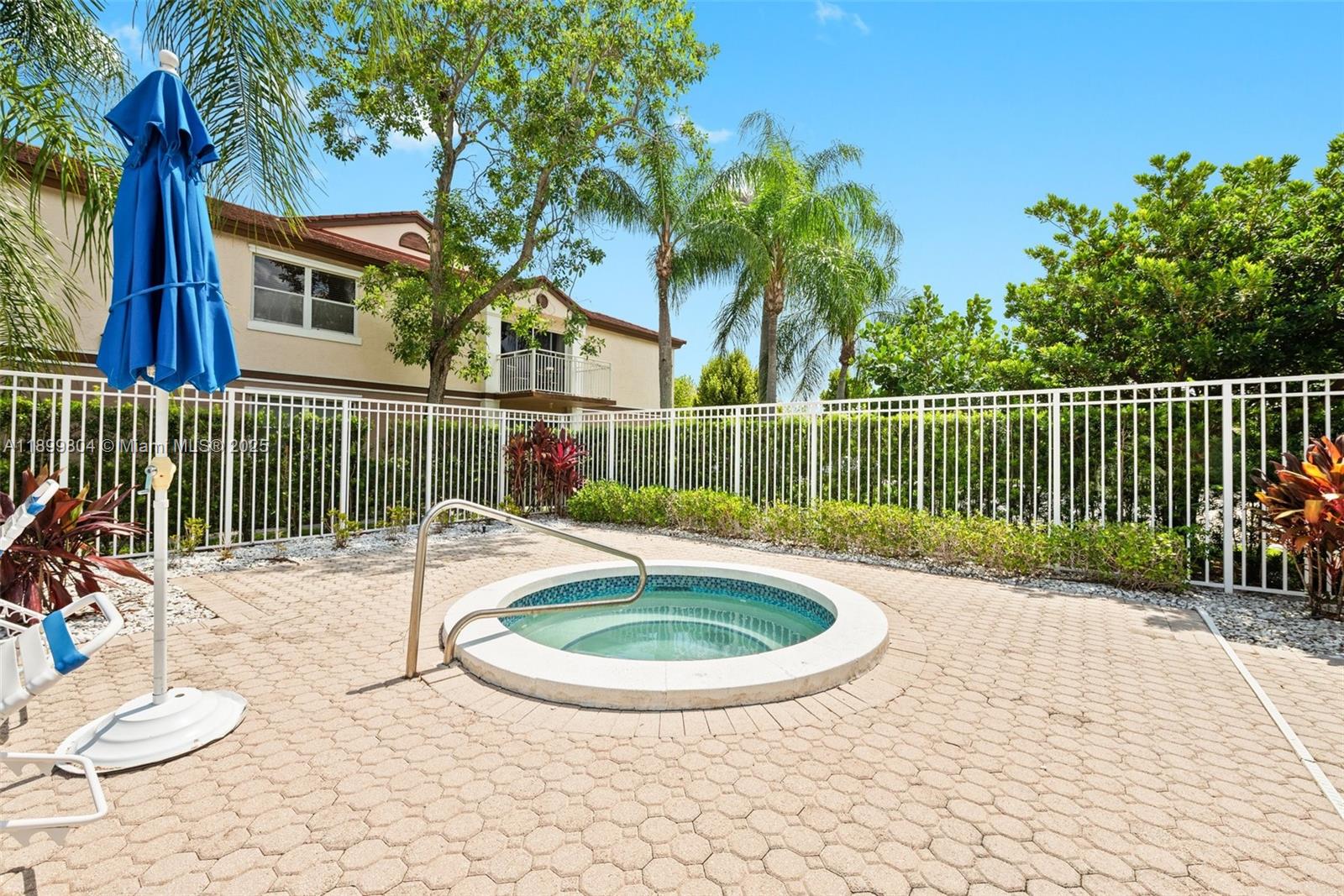 CLUB QUARTERS AT RAINTREE - Residential Lease