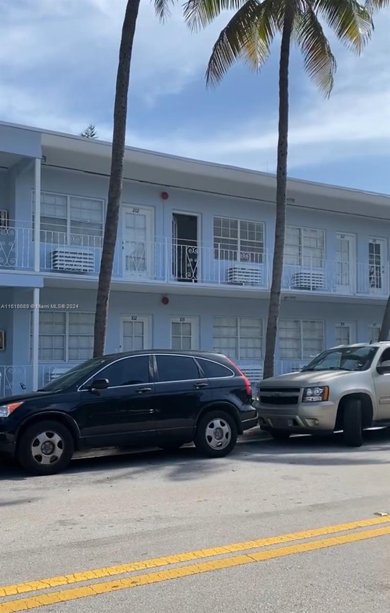 Reduced to $1700 ! Very nice apartment in South Beach. A studio converted to 1 bedroom. 
Only a few blocks to the ocean. 
The apartment is furnished. Wall AC unit. Gas stove included in the price. 
Washer and drier inside the unit.
Just bring your luggage.
No parking but street parking at night is reserved for residents only. 
NO pets.