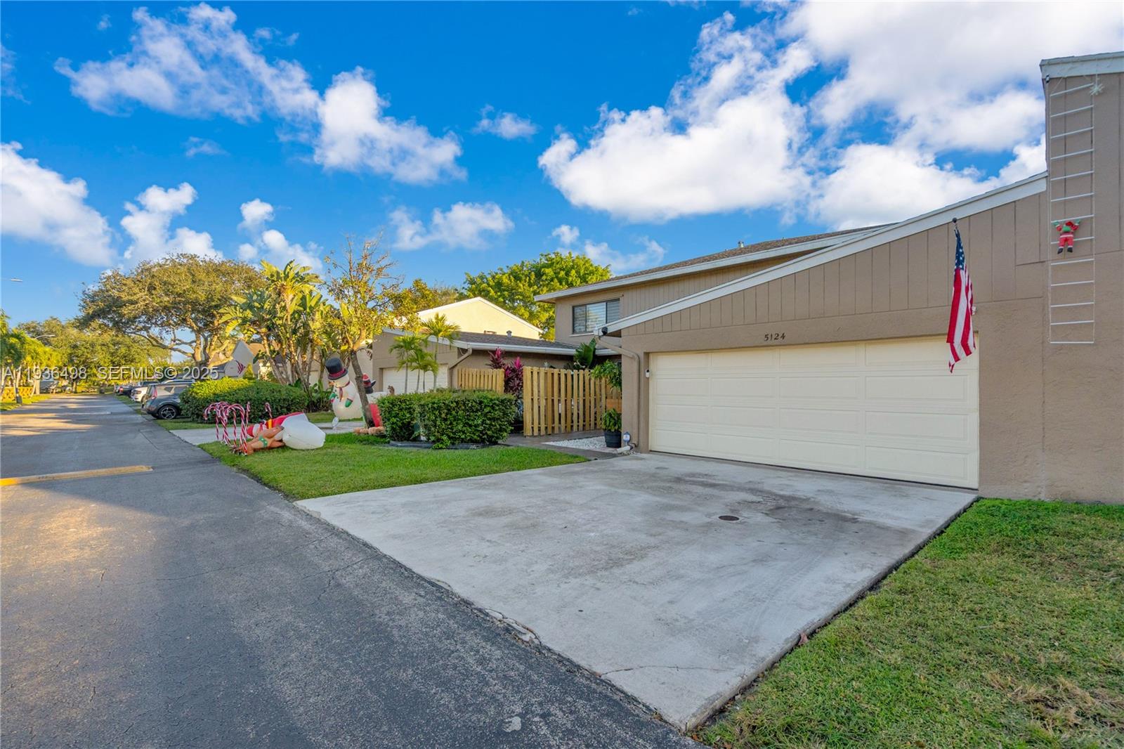 5124 S University Dr