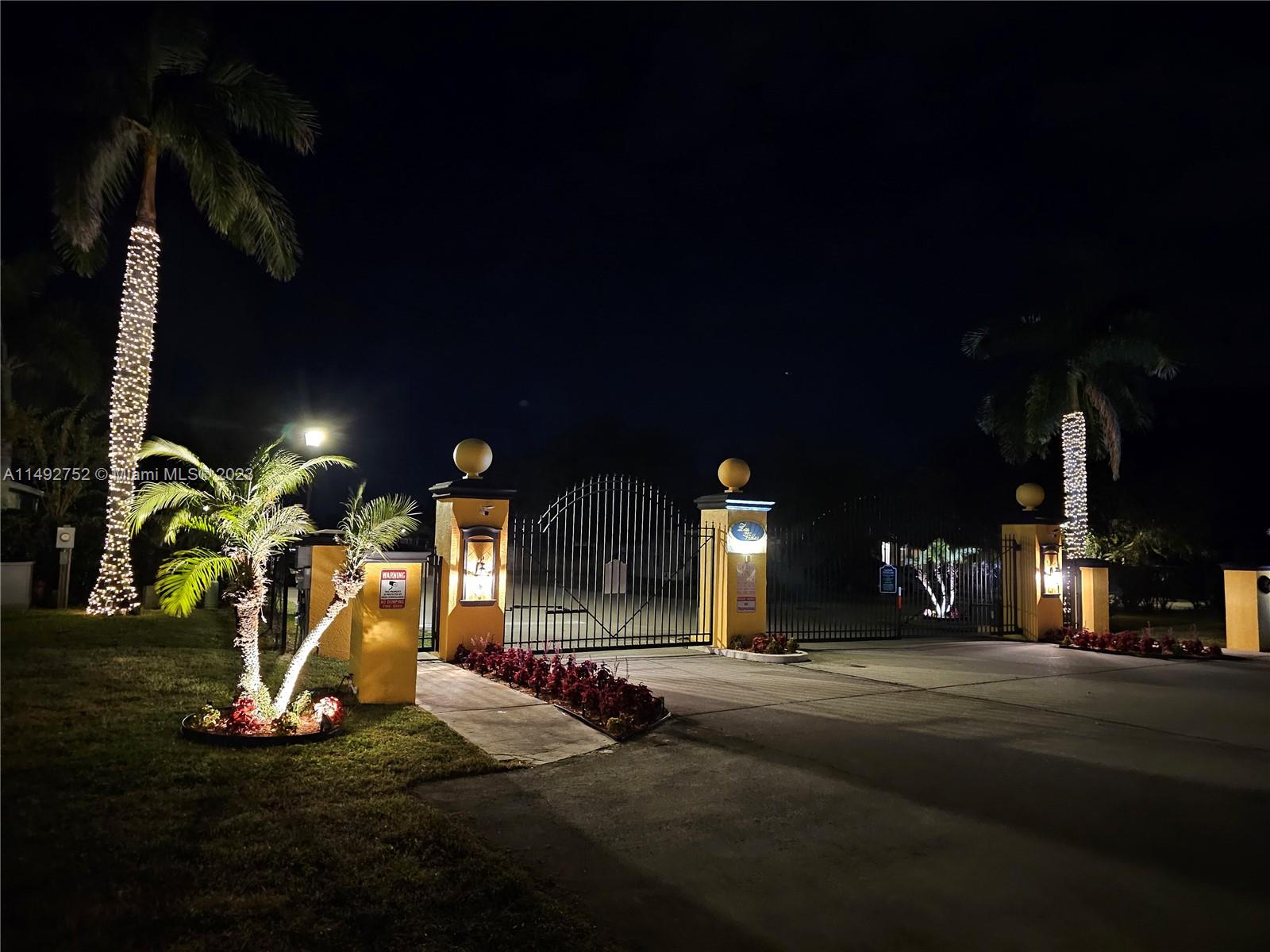 Las Villas at Kenilworth - Residential