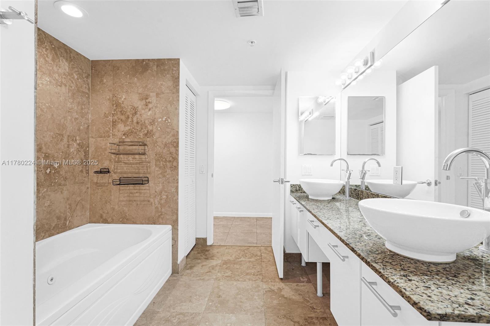 Brickell on the River S - Residential