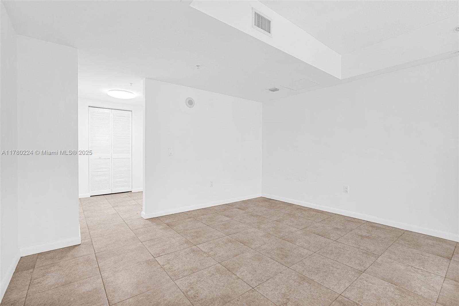 Brickell on the River S - Residential