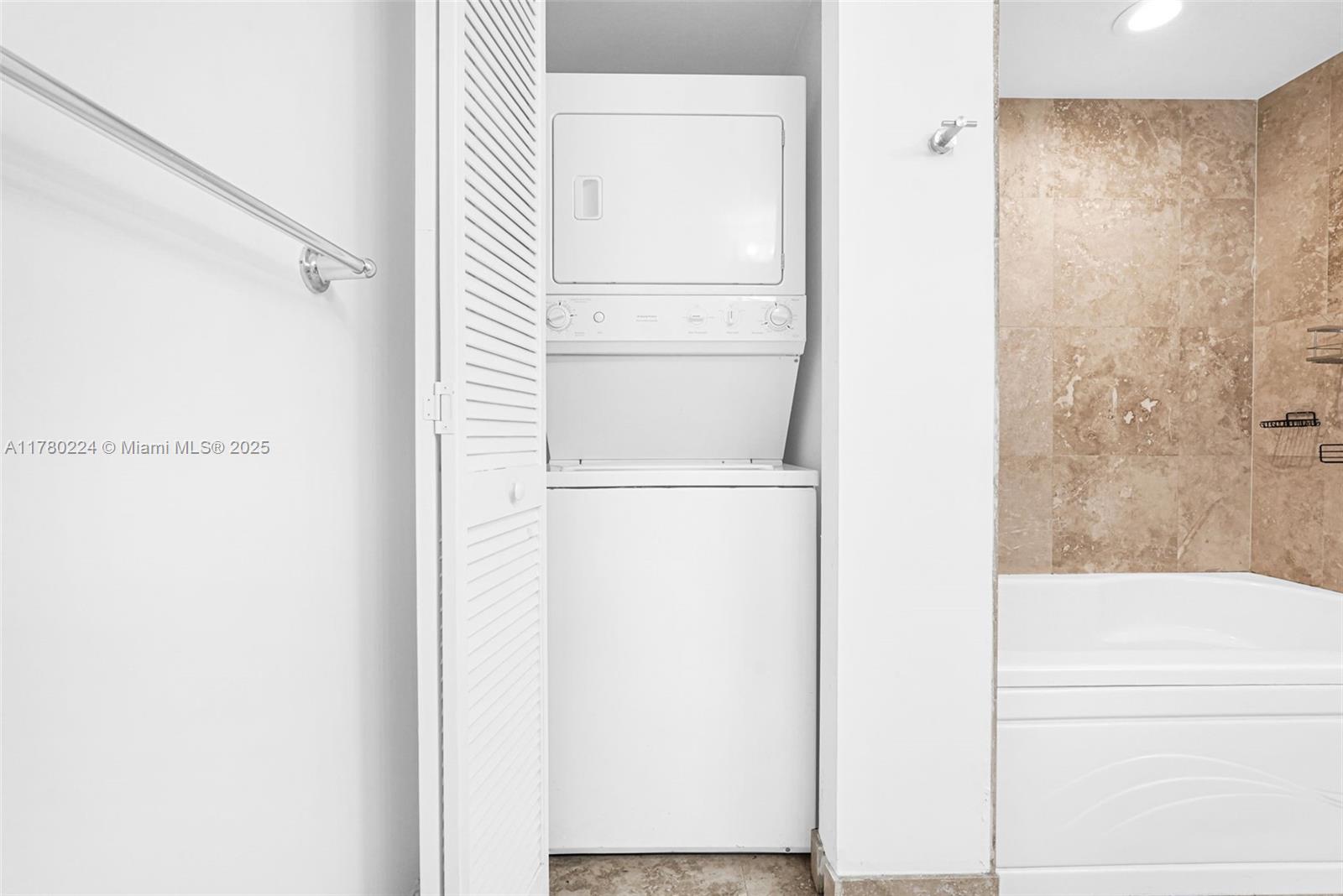 Brickell on the River S - Residential