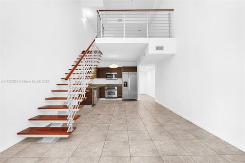 41 SE 5th St 406 Miami FL 33131