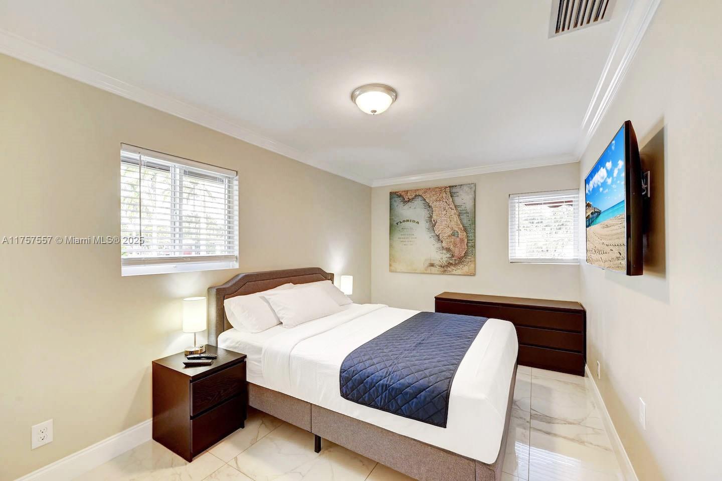 COUNTRY CLUB HOMES - Residential
