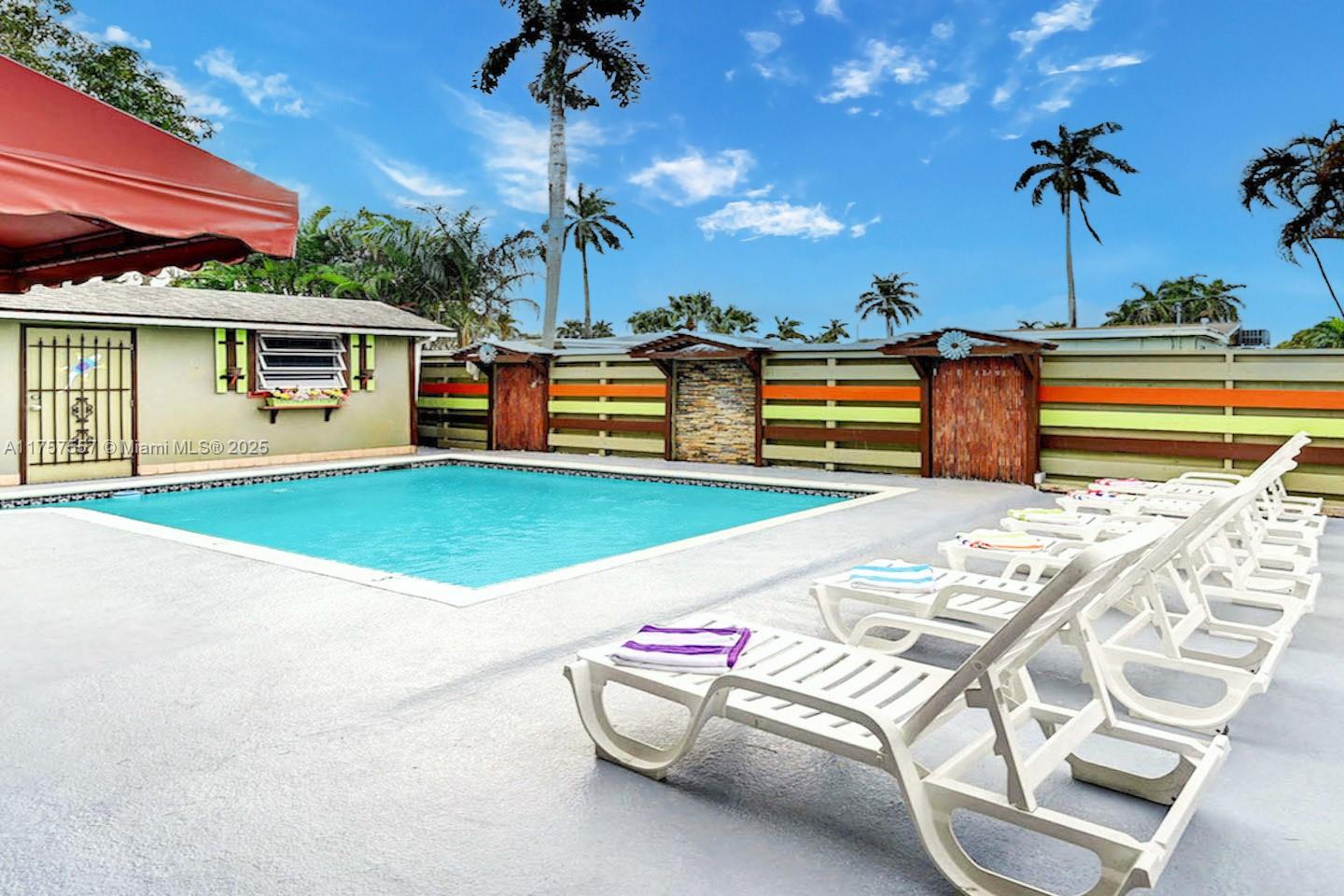 COUNTRY CLUB HOMES - Residential
