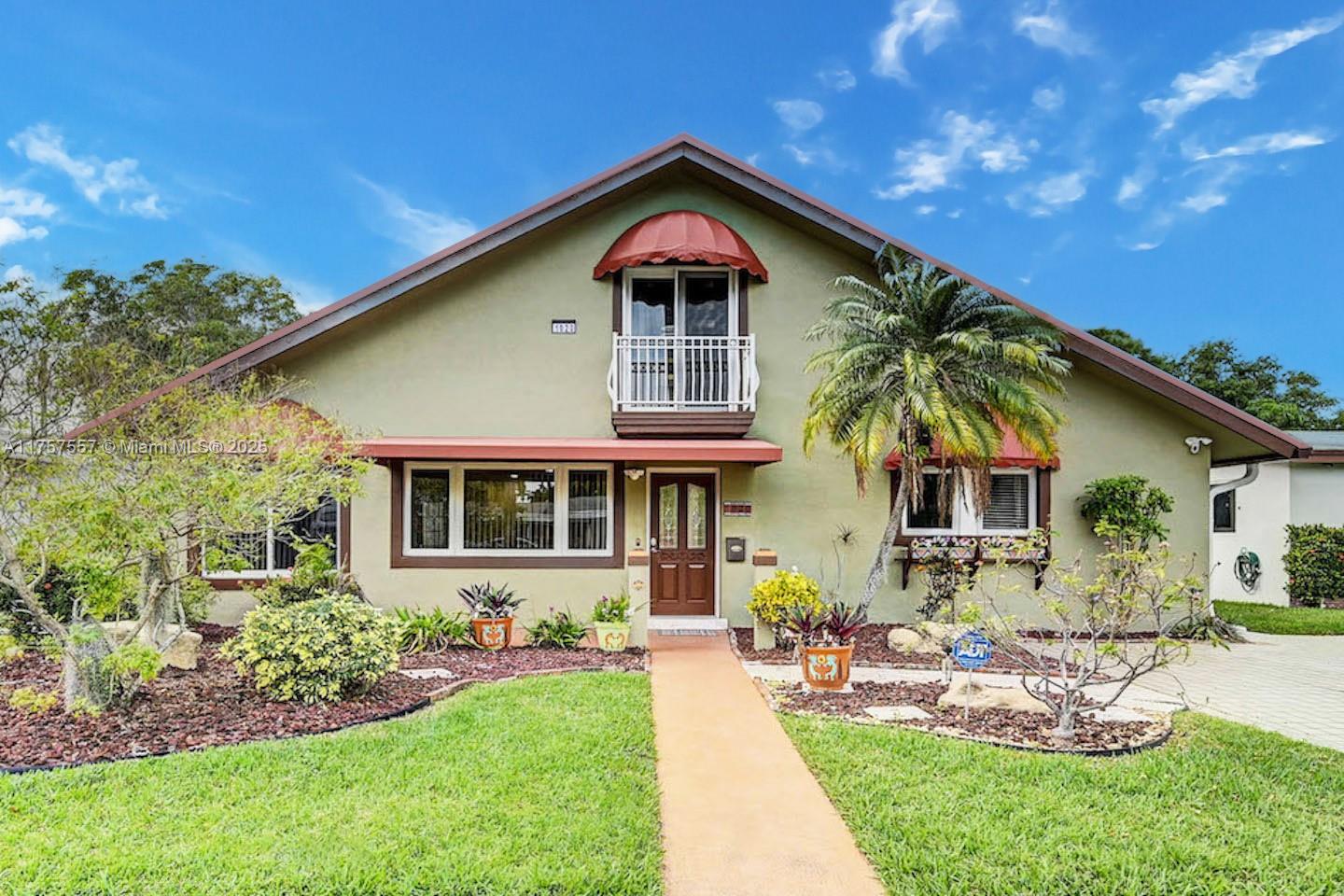 COUNTRY CLUB HOMES - Residential