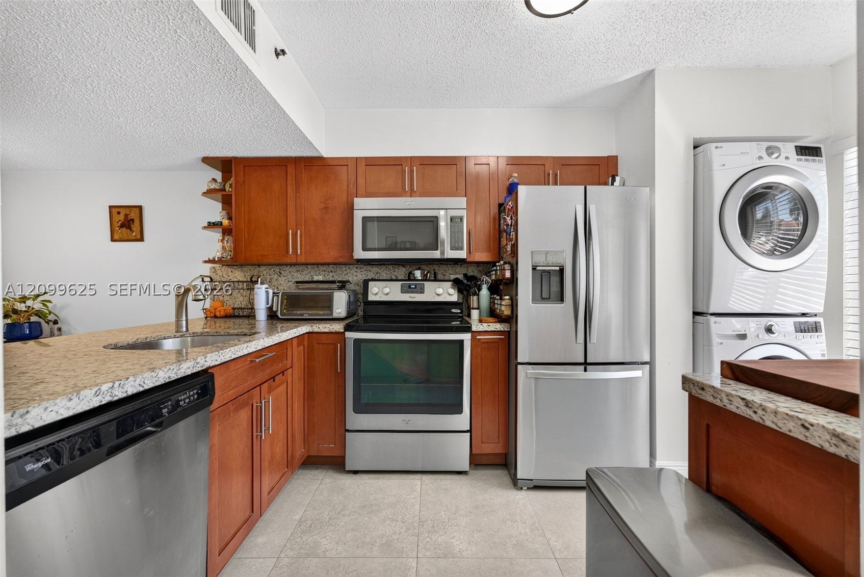 105 Riviera Cir