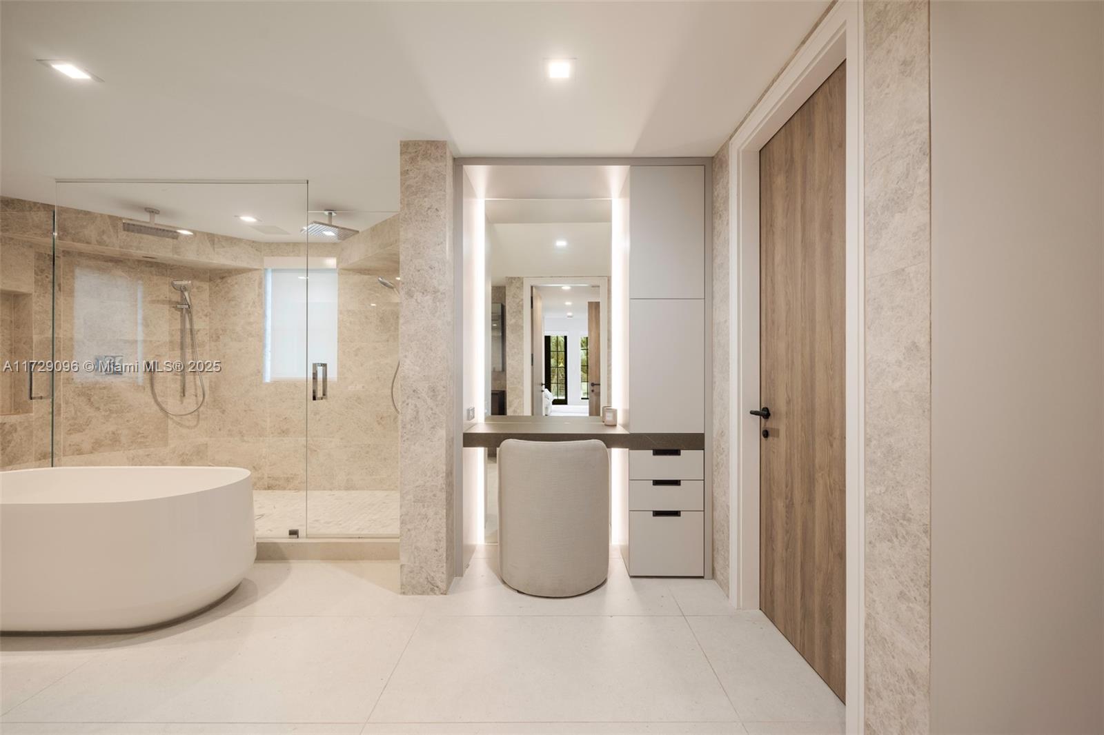 HAMMOCK LAKE PK REPLAT OF - Residential