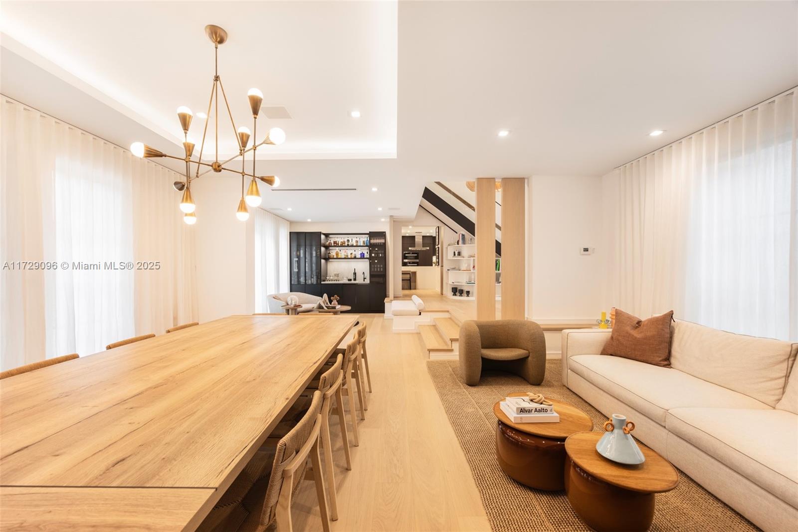 HAMMOCK LAKE PK REPLAT OF - Residential