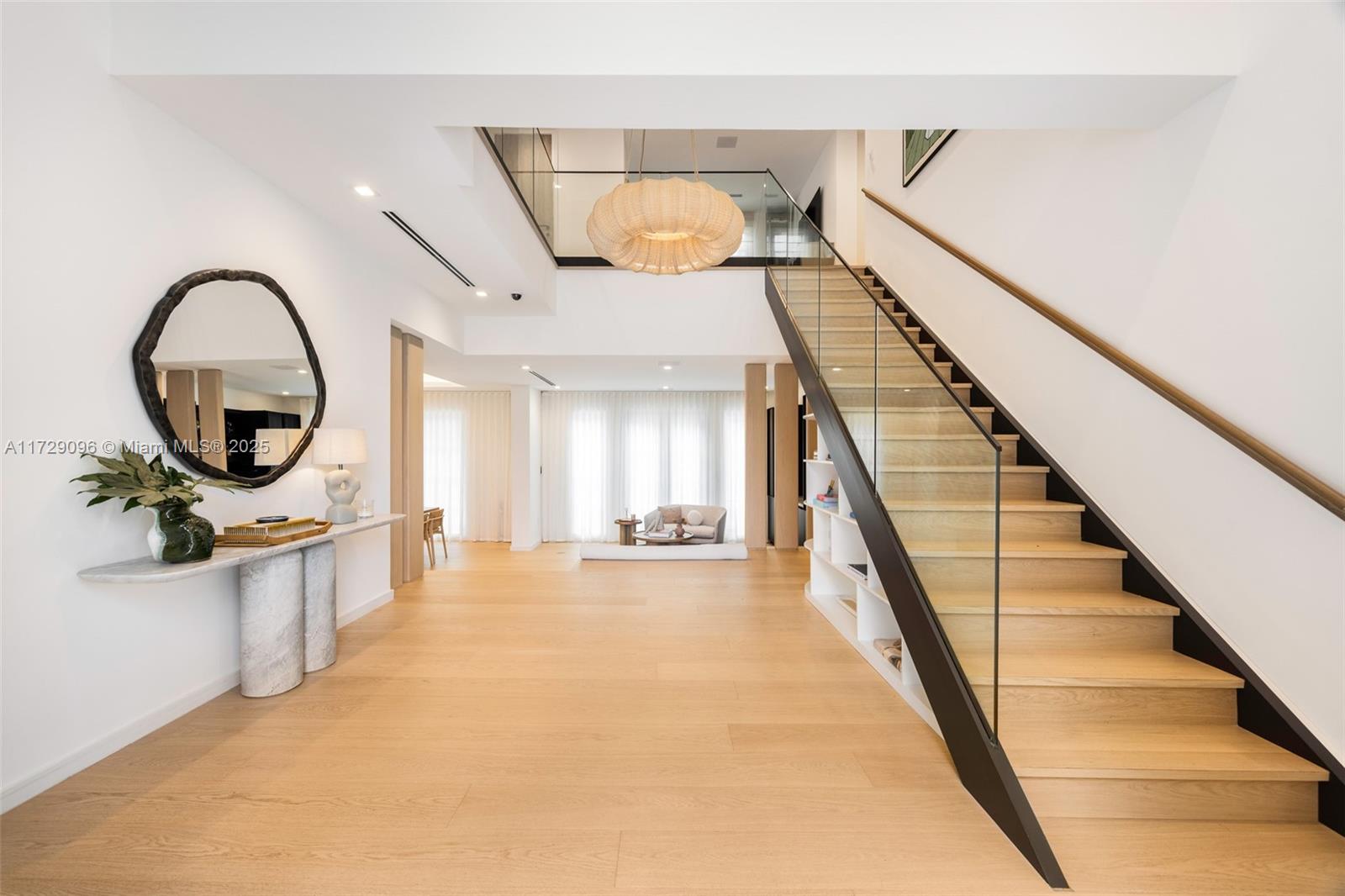 HAMMOCK LAKE PK REPLAT OF - Residential