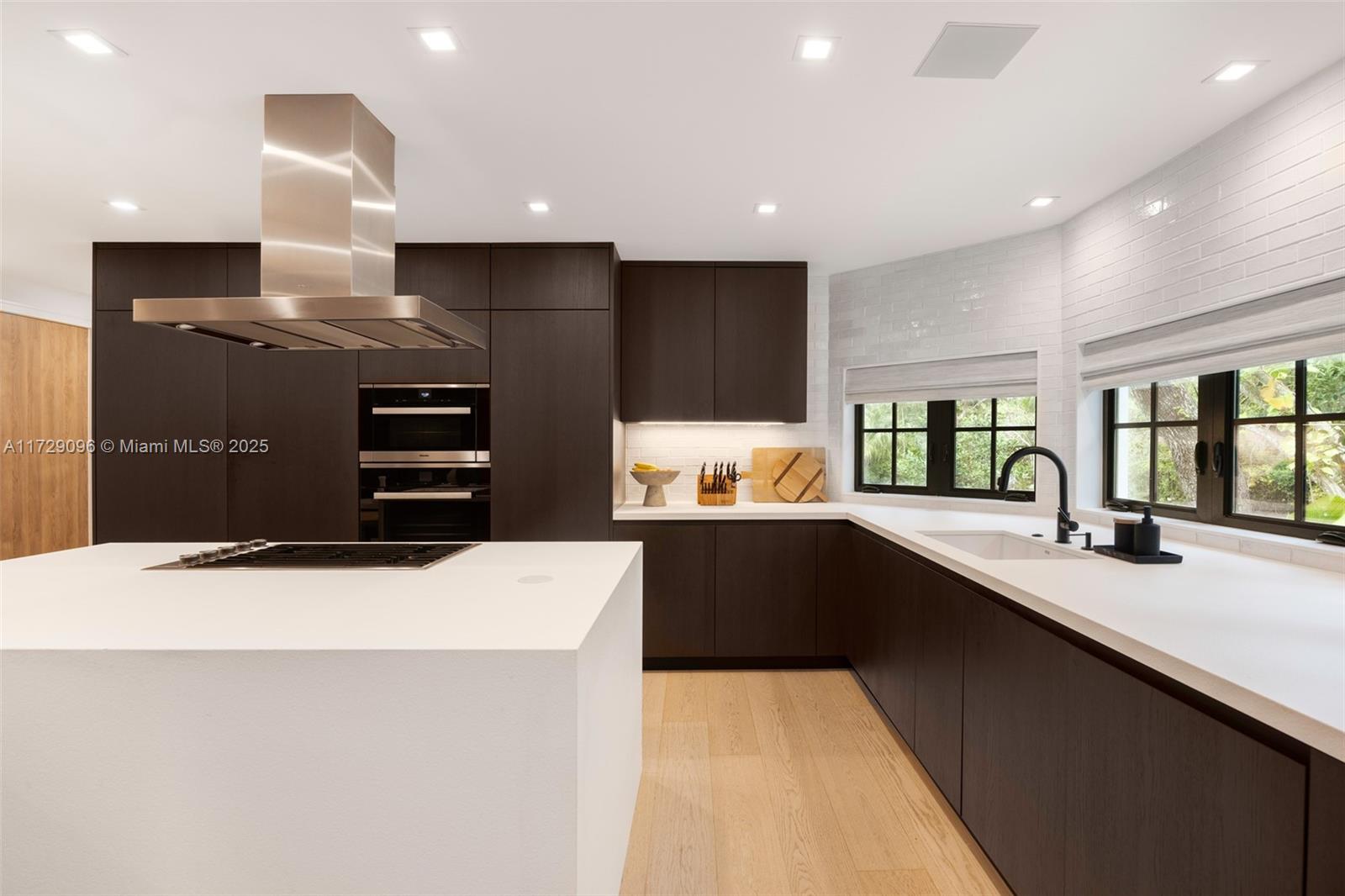 HAMMOCK LAKE PK REPLAT OF - Residential