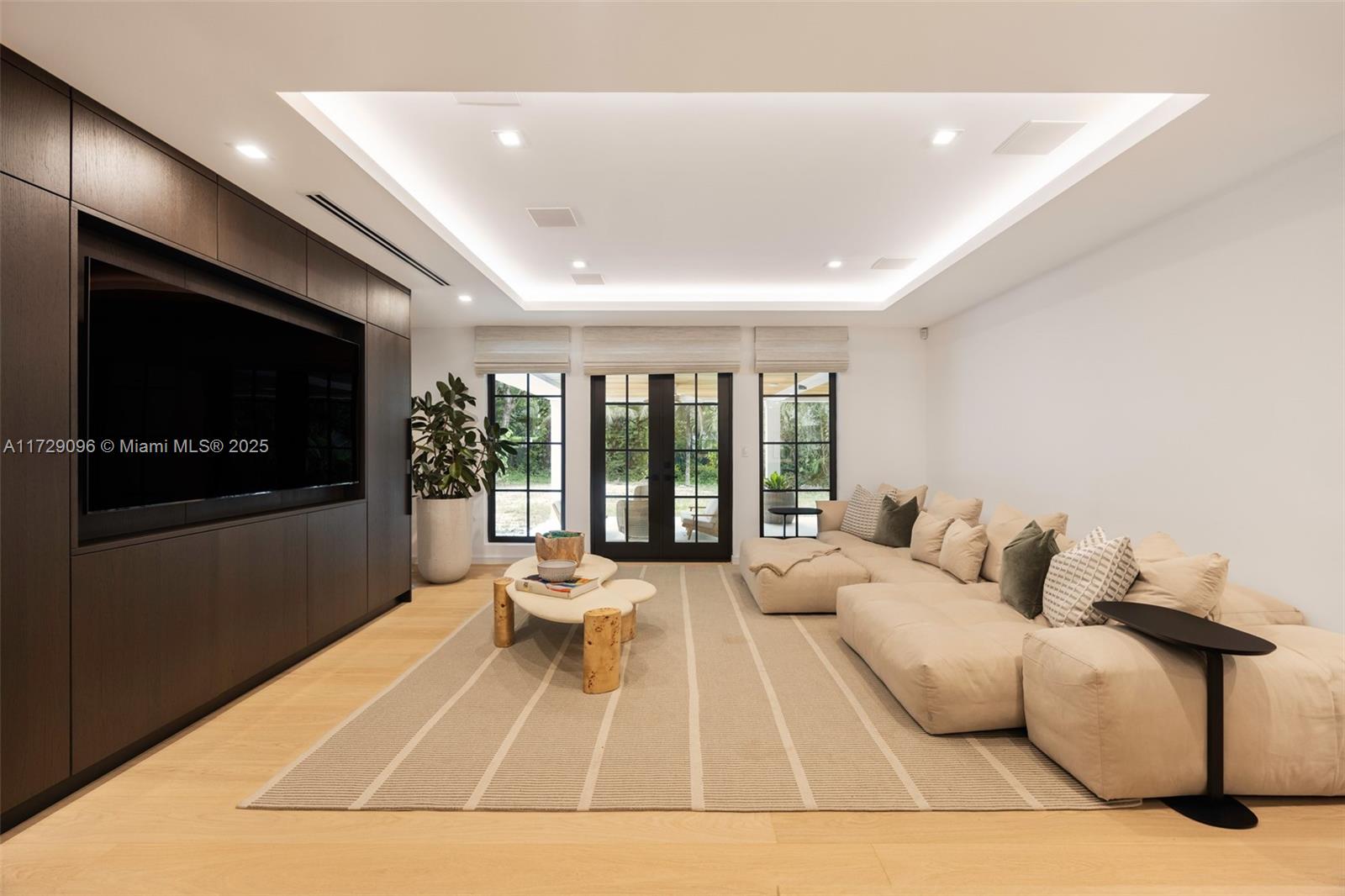 HAMMOCK LAKE PK REPLAT OF - Residential