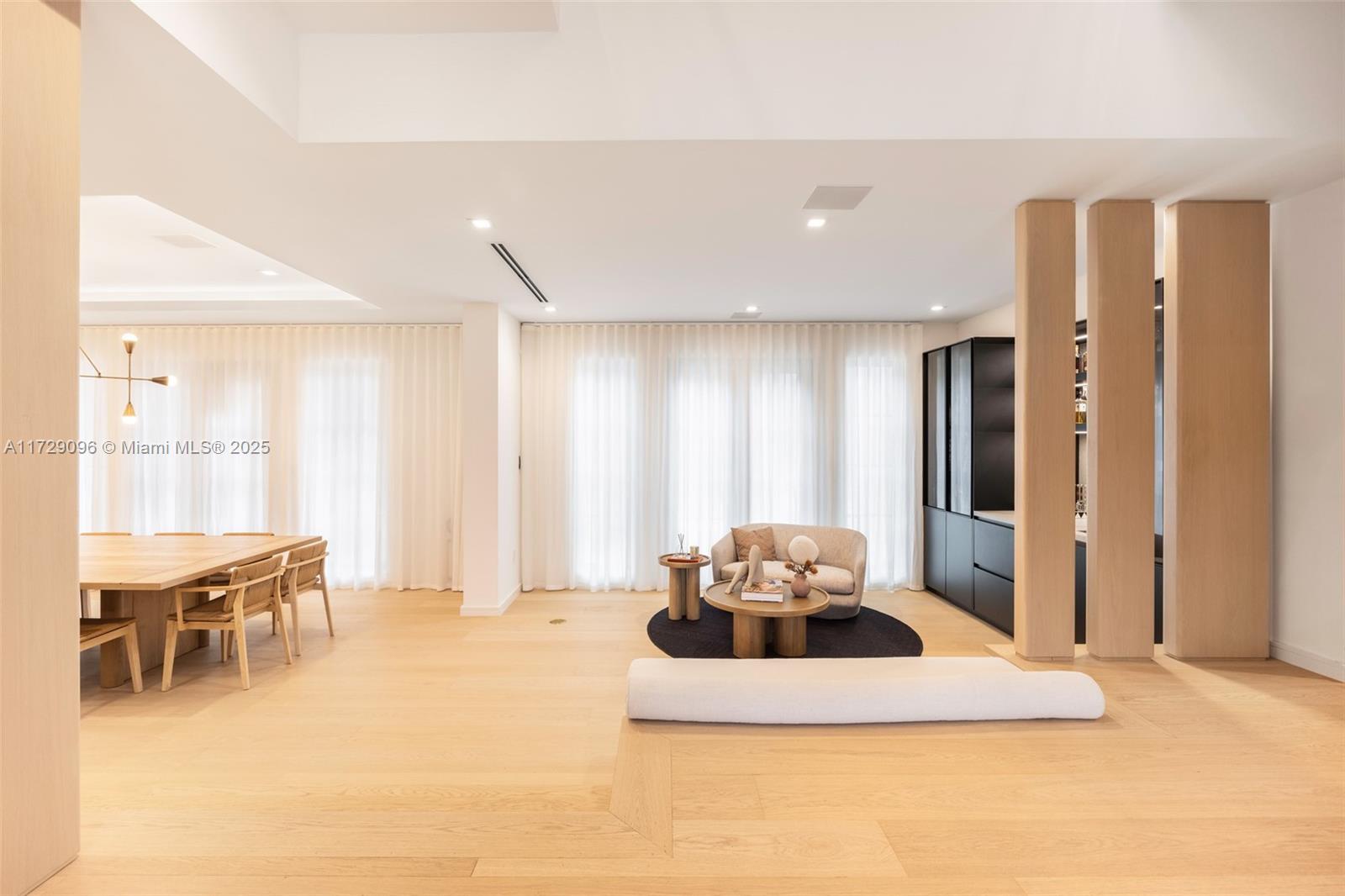 HAMMOCK LAKE PK REPLAT OF - Residential