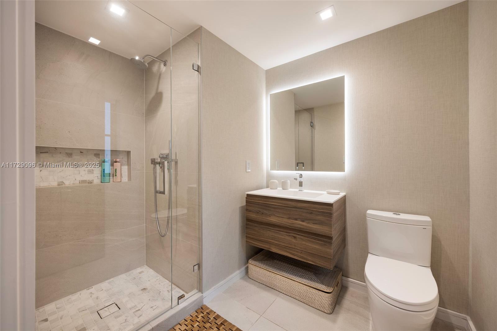 HAMMOCK LAKE PK REPLAT OF - Residential