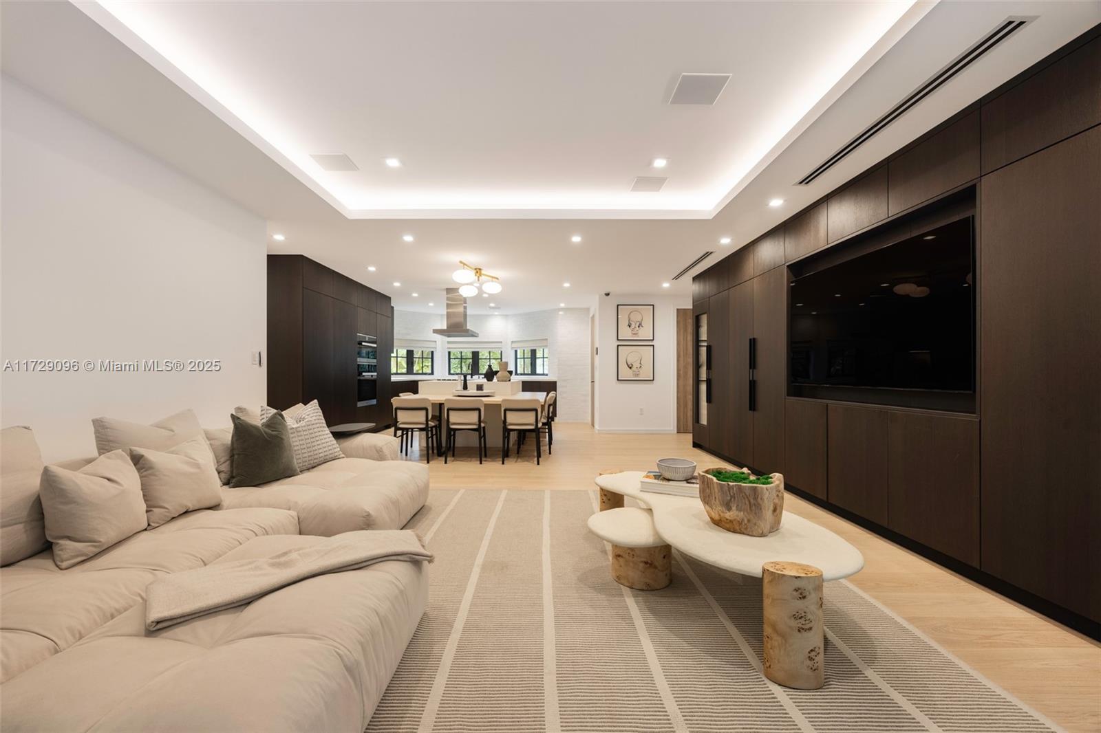 HAMMOCK LAKE PK REPLAT OF - Residential