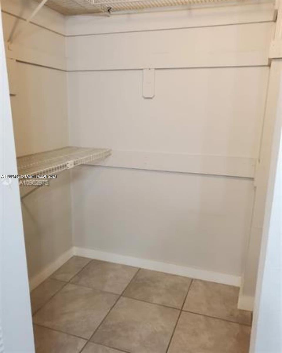 ISLAND SHORES CONDO - Residential Lease