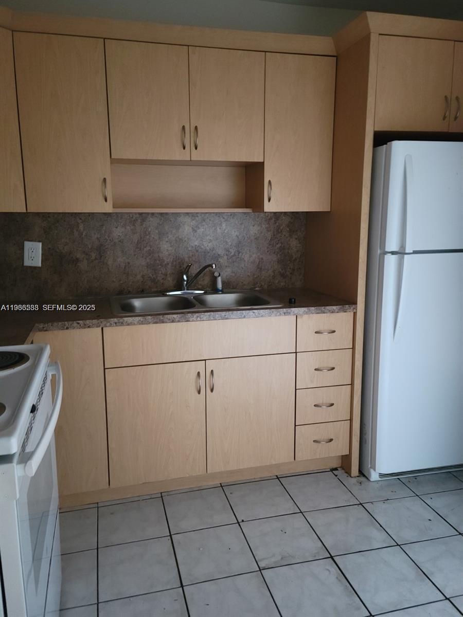 LAKE PARK GARDENS 2 INC C - Residential