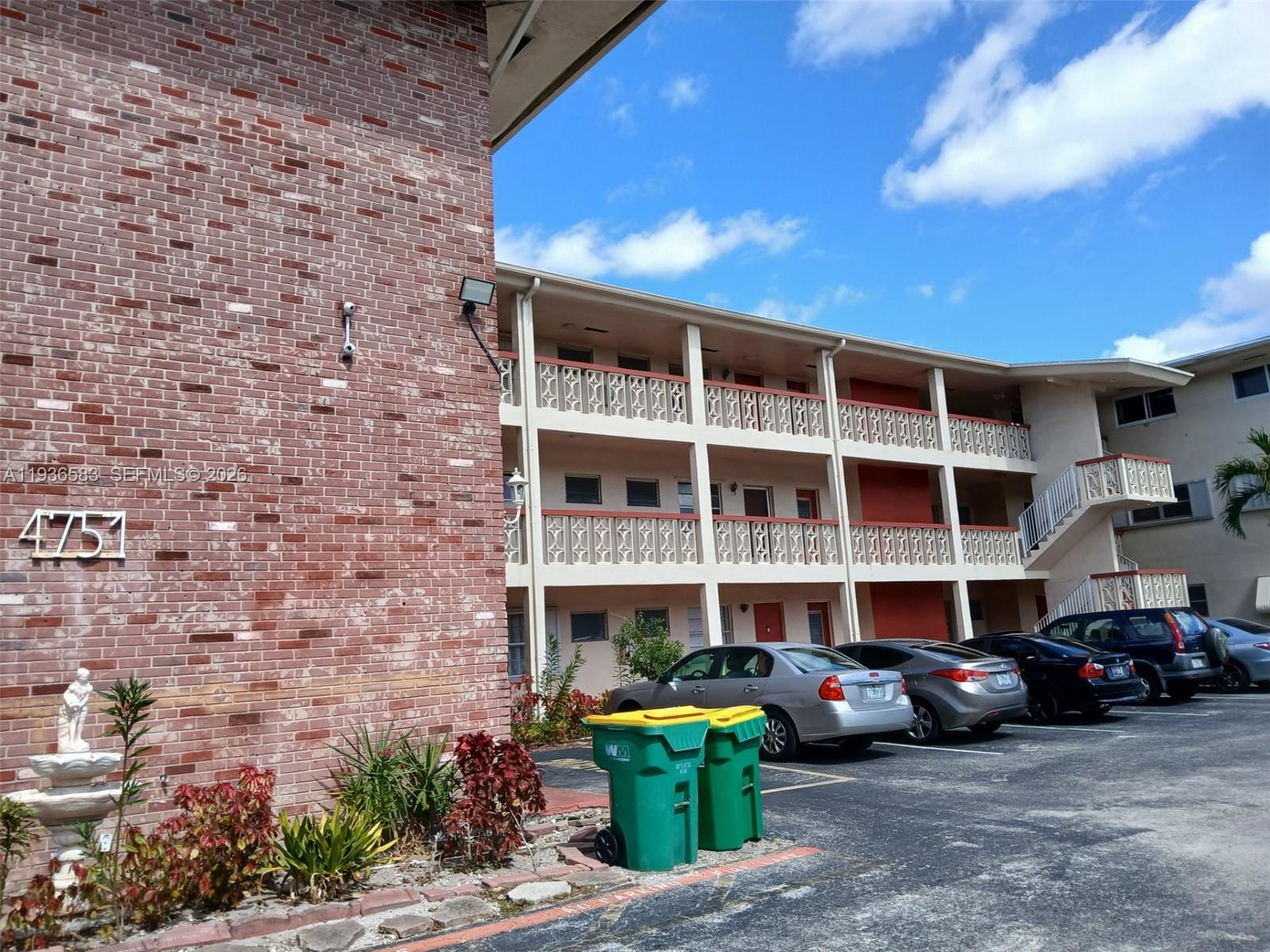 LAKE PARK GARDENS 2 INC C - Residential