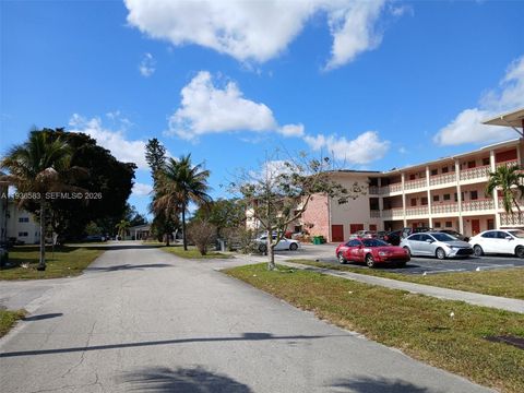 Photo of 4751 NW 10th Ct #310, Plantation, FL 33313 (MLS # A11936583)